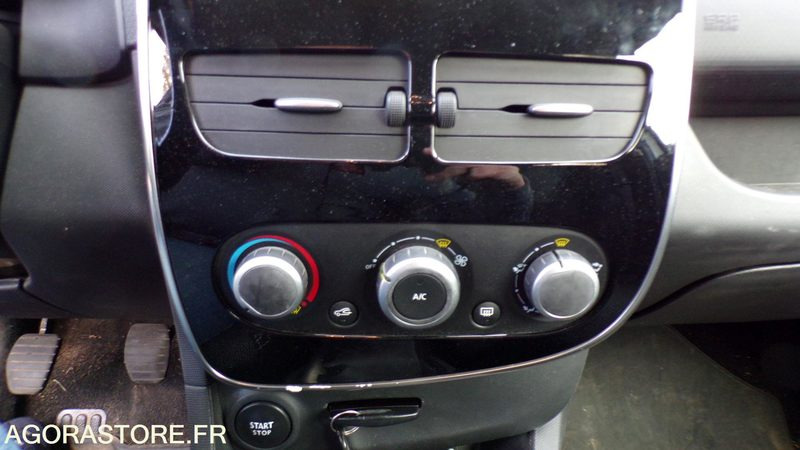 Renault Clio 4 DQ-031-CM (BP) - Car: picture 4 Renault Clio 4 DQ-031-CM (BP) - Car: picture 4