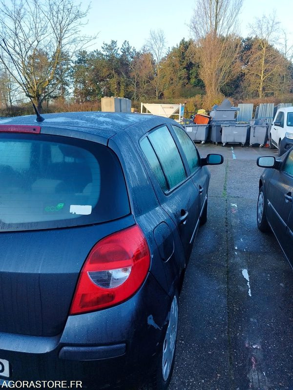 Renault Clio - Car: picture 3 Renault Clio - Car: picture 3