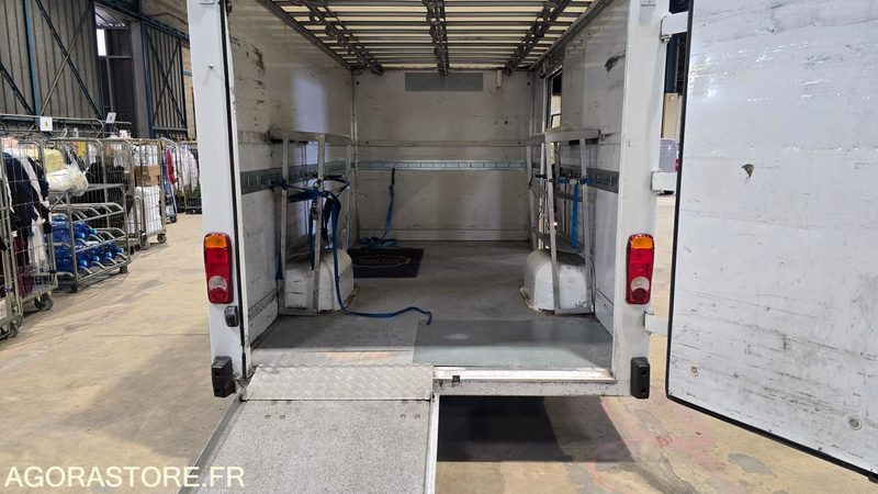Renault - Master - 2012 - 122643KMS - Panel van: picture 3 Renault - Master - 2012 - 122643KMS - Panel van: picture 3