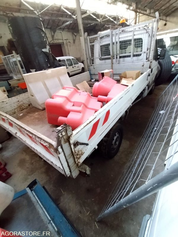 Renault Master benne basculante 2002 178424kms - 5579PL07 - Tipper van: picture 3 Renault Master benne basculante 2002 178424kms - 5579PL07 - Tipper van: picture 3