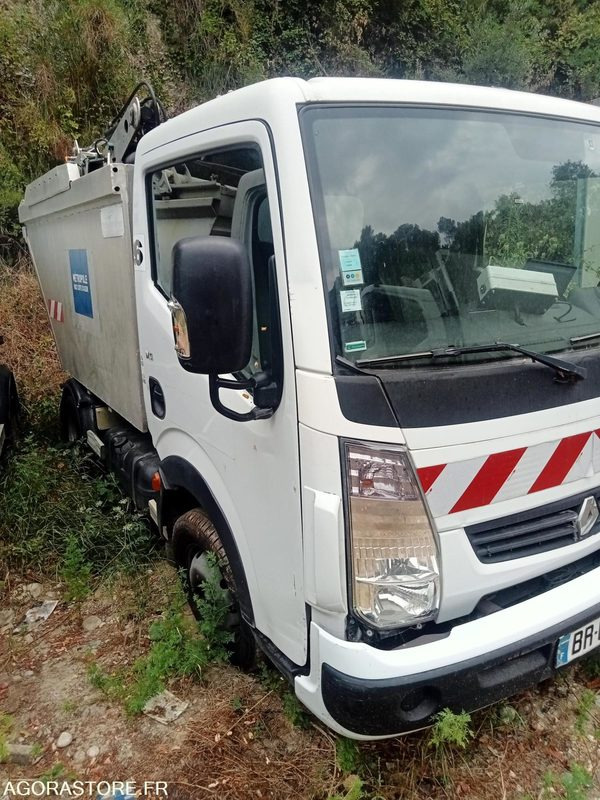 Renault Maxity - Tipper van: picture 2 Renault Maxity - Tipper van: picture 2
