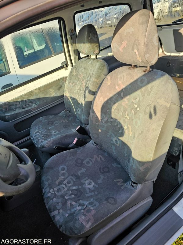 Renault twingo - 2005 - 55222KM - 466DYQ95 - Car: picture 5 Renault twingo - 2005 - 55222KM - 466DYQ95 - Car: picture 5