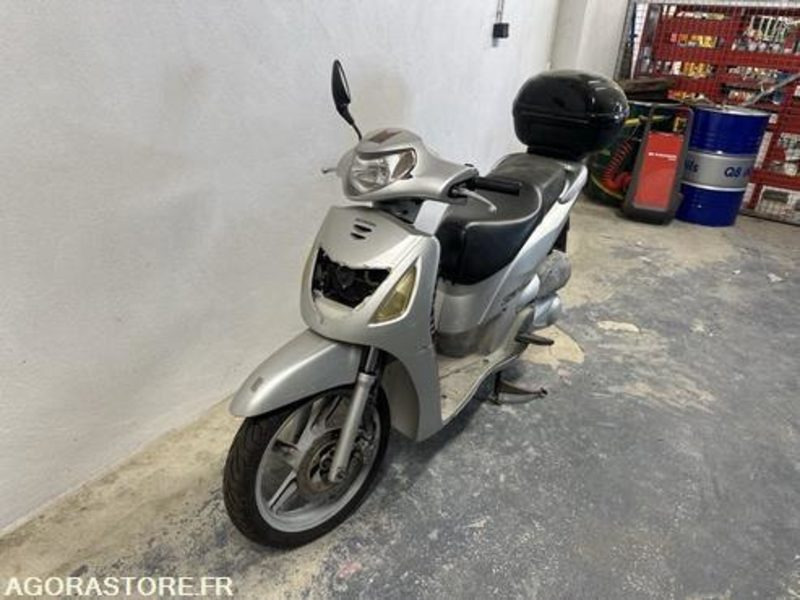 SCOOTER HONDA SH125 - 2001 - 24167KM - 1087GF2A - Motorcycle: picture 2 SCOOTER HONDA SH125 - 2001 - 24167KM - 1087GF2A - Motorcycle: picture 2