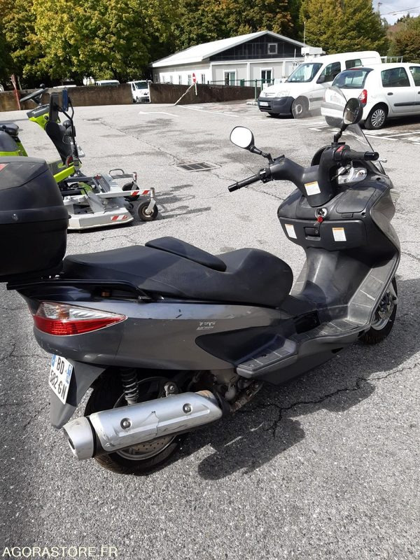 SCOOTER SUZUKI 125 - Motorcycle: picture 2 SCOOTER SUZUKI 125 - Motorcycle: picture 2