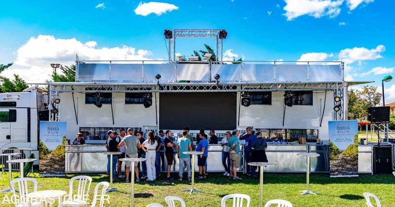 Semi Remorques DRACO - Bar - DJ - Rooftop - Refrigerator semi-trailer: picture 1 Semi Remorques DRACO - Bar - DJ - Rooftop - Refrigerator semi-trailer: picture 1