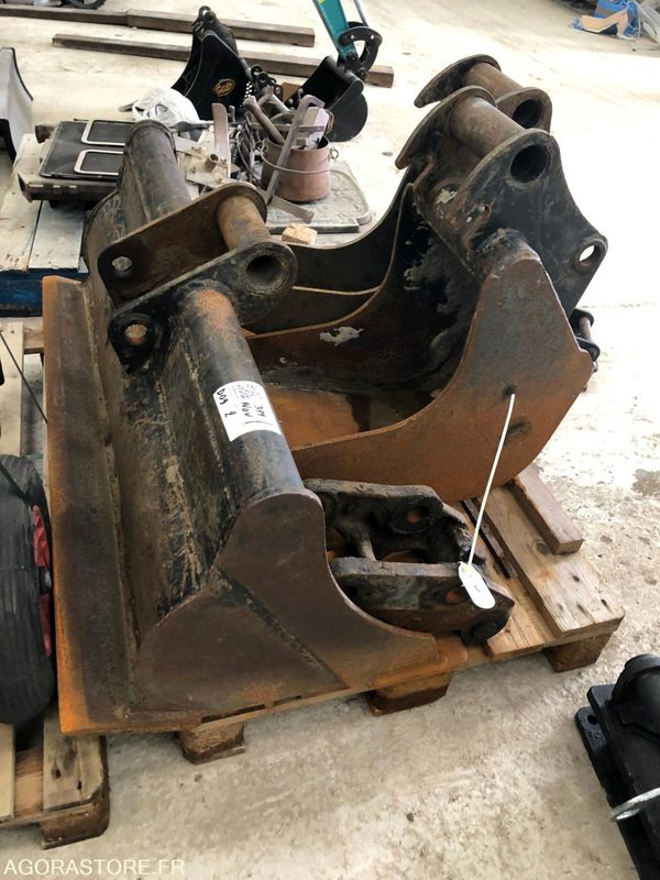 Coupleur et 3 Godets pour pelle 3 - 4.5 T - Spare parts for Construction machinery: picture 1 Coupleur et 3 Godets pour pelle 3 - 4.5 T - Spare parts for Construction machinery: picture 1