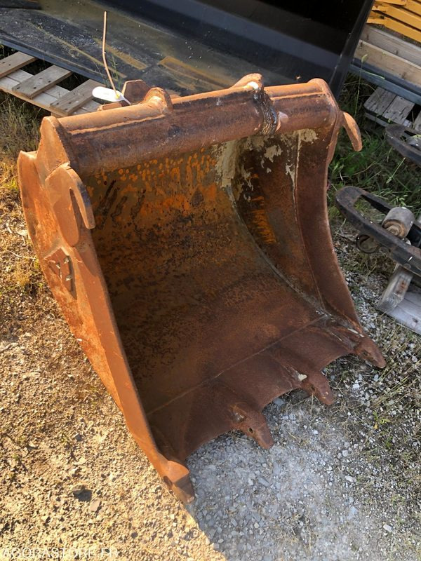 Godet 700mm ARDEN QA10 - Spare parts for Construction machinery: picture 1 Godet 700mm ARDEN QA10 - Spare parts for Construction machinery: picture 1