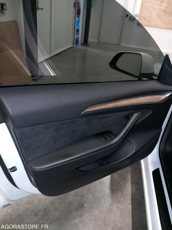 TESLA MODEL 3 - 101000KM - GB998TZ - 2021 - Car: picture 5 TESLA MODEL 3 - 101000KM - GB998TZ - 2021 - Car: picture 5
