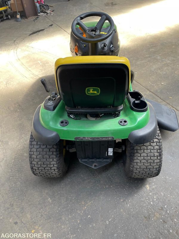 TONDEUSE AUTOPORTEE JOHN DEERE LA155 ESSENCE (PRIX AFFICHE HT - TVA 20%) - Garden mower: picture 3 TONDEUSE AUTOPORTEE JOHN DEERE LA155 ESSENCE (PRIX AFFICHE HT - TVA 20%) - Garden mower: picture 3