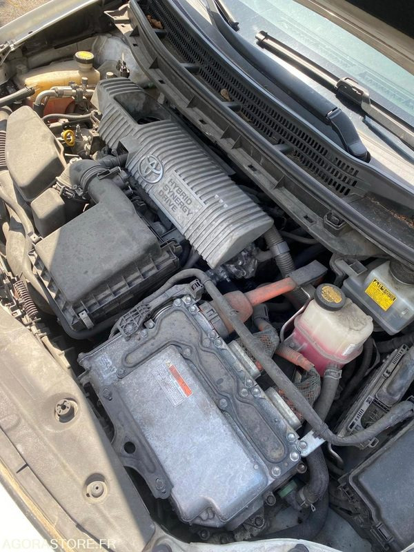 TOYOTA PRIUS HYBRIDE 2/ELECRIQUE/ESS/GPL- 2012- 400000 - Car: picture 5 TOYOTA PRIUS HYBRIDE 2/ELECRIQUE/ESS/GPL- 2012- 400000 - Car: picture 5