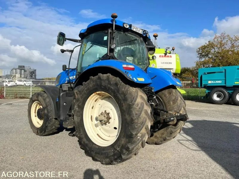 TRACTEUR AGRICOLE NEW HOLLAND T7.210 - 2012 / 6600 HEURES - Farm tractor: picture 4 TRACTEUR AGRICOLE NEW HOLLAND T7.210 - 2012 / 6600 HEURES - Farm tractor: picture 4