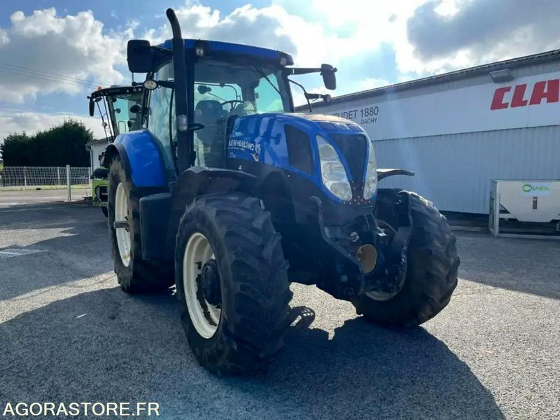 TRACTEUR AGRICOLE NEW HOLLAND T7.210 - 2012 / 6600 HEURES - Farm tractor: picture 2 TRACTEUR AGRICOLE NEW HOLLAND T7.210 - 2012 / 6600 HEURES - Farm tractor: picture 2