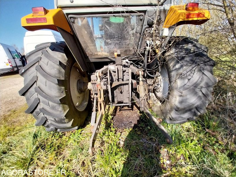 TRACTEUR ENAULT ERGOS100 + CHARGEUR FAUCHEUX - Farm tractor: picture 4 TRACTEUR ENAULT ERGOS100 + CHARGEUR FAUCHEUX - Farm tractor: picture 4