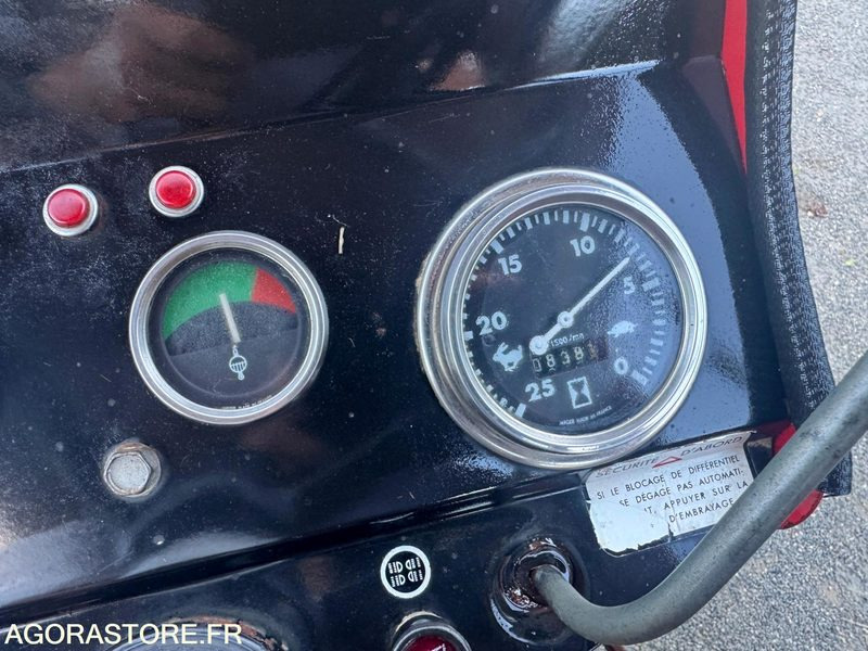 TRACTEUR MASSEY FERGUSON 235 -10809 - Farm tractor: picture 5 TRACTEUR MASSEY FERGUSON 235 -10809 - Farm tractor: picture 5