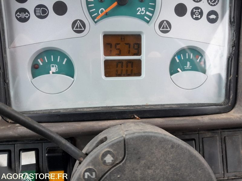 Farm tractor TRACTEUR RENAULT ERGOS446 avec chargeur FAUCHEUX F26R 7580h: picture 6