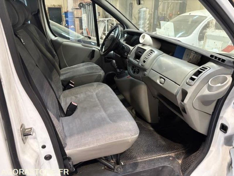 TRAFIC 9 PLACES - Minibus, Passenger van: picture 4 TRAFIC 9 PLACES - Minibus, Passenger van: picture 4