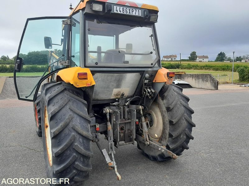 Tracteur Renault Ergos100 avec chargeur FAUCHEUX F26R - Farm tractor: picture 5 Tracteur Renault Ergos100 avec chargeur FAUCHEUX F26R - Farm tractor: picture 5