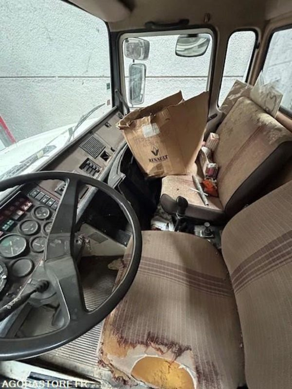 RENAULT TRACTEUR C290 4X4 110KM/H 282500 KM - Tractor unit: picture 5 RENAULT TRACTEUR C290 4X4 110KM/H 282500 KM - Tractor unit: picture 5