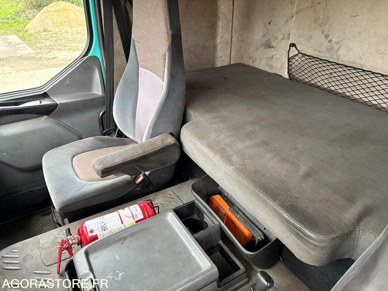 TRACTEUR RENAULT 420 DCI - Tractor unit: picture 3 TRACTEUR RENAULT 420 DCI - Tractor unit: picture 3