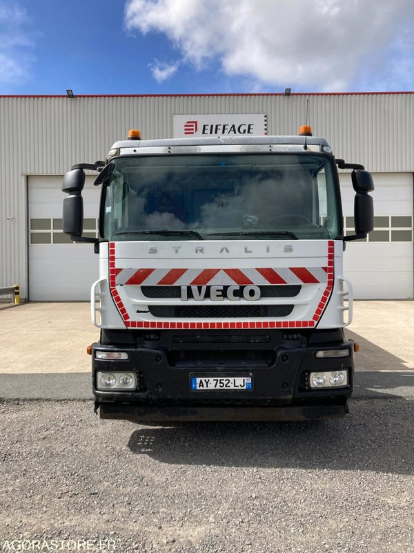 CAMION PLATEAU 6x2 IVECO STRALIS 260S31 + GRUE PK15500 - Année 2008 - 483 000 km - Truck: picture 2 CAMION PLATEAU 6x2 IVECO STRALIS 260S31 + GRUE PK15500 - Année 2008 - 483 000 km - Truck: picture 2