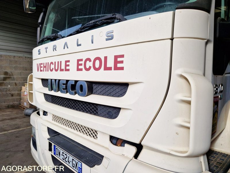 Porteur Benne Grue Iveco 310 E5 - 2008 - 140755 Kms - DW524GX - Truck: picture 5 Porteur Benne Grue Iveco 310 E5 - 2008 - 140755 Kms - DW524GX - Truck: picture 5