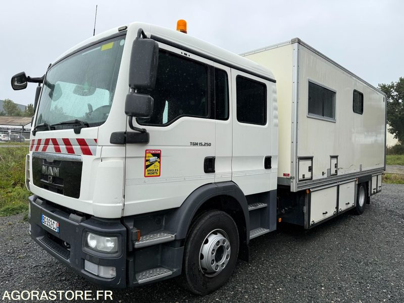 Porteur MAN TGM 15.250 cabine 7 places caisson base vie atelier hayon - 20500KM- - Truck: picture 1 Porteur MAN TGM 15.250 cabine 7 places caisson base vie atelier hayon - 20500KM- - Truck: picture 1