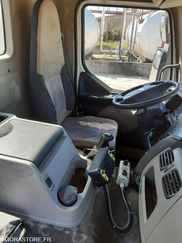 Truck RENAULT 4x2 - KERAX 370 - 2008 / 274 727 km ( M5992 ): picture 18