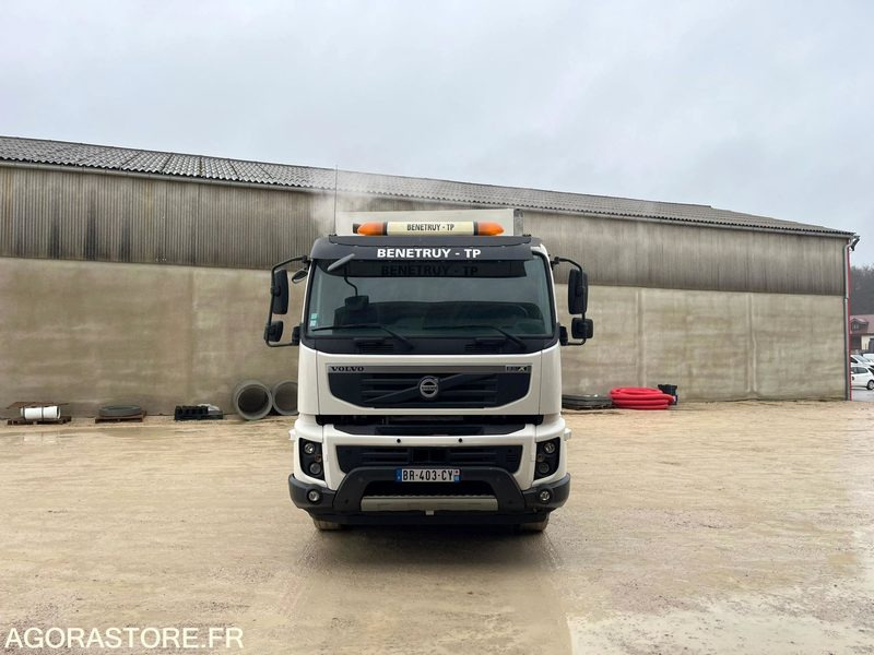 VOLVO TRIDEM Type : 3A 11T 36.000V - EXCAVATRICE-ASPIRATRICE SB 268 - 251629KM - Truck: picture 5 VOLVO TRIDEM Type : 3A 11T 36.000V - EXCAVATRICE-ASPIRATRICE SB 268 - 251629KM - Truck: picture 5