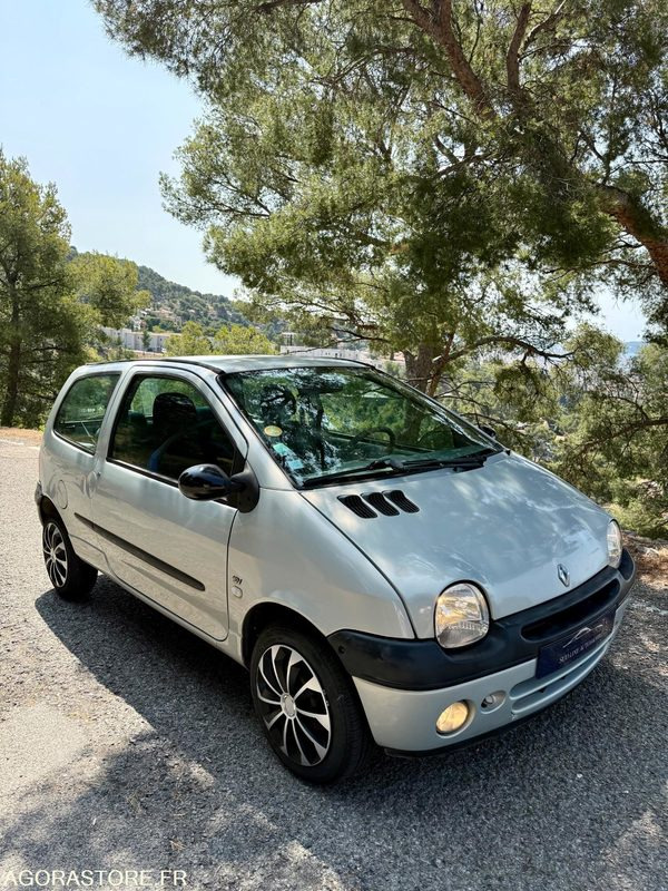 Twingo 1.2 16v kiss cool CLIM - Car: picture 4 Twingo 1.2 16v kiss cool CLIM - Car: picture 4