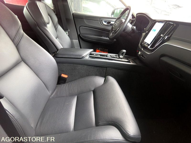 VOLVO XC60 B4 Micro-hybride Diesel Ultimate Dark - 2022 / 64245KM (YV1UZK5V7P12) - SUV: picture 4 VOLVO XC60 B4 Micro-hybride Diesel Ultimate Dark - 2022 / 64245KM (YV1UZK5V7P12) - SUV: picture 4