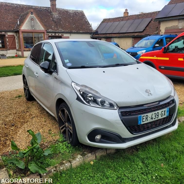 Peugeot 208 gt line - 125 321 kms - 2017 - Car: picture 1 Peugeot 208 gt line - 125 321 kms - 2017 - Car: picture 1