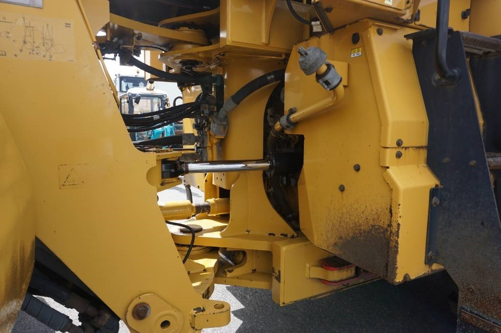 Wheel loader CAT 980M: picture 10
