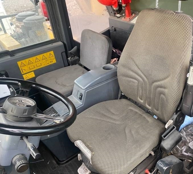 Rigid dumper/ Rock truck Komatsu HD405-7: picture 15