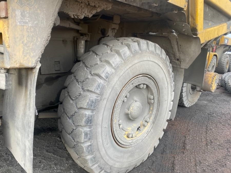 Rigid dumper/ Rock truck Komatsu HD405-7: picture 9