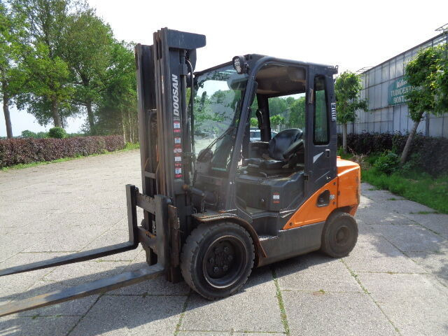Doosan D35C-7 - Forklift: picture 4 Doosan D35C-7 - Forklift: picture 4