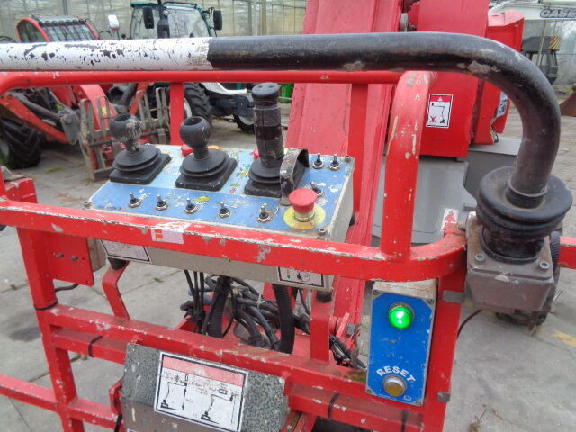 Articulated boom Haulotte HA120: picture 12