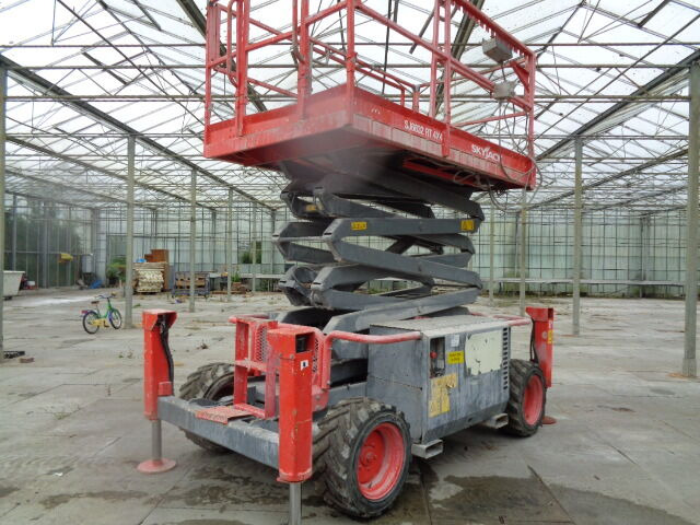Skyjack SJ 6832 RT - Scissor lift: picture 2 Skyjack SJ 6832 RT - Scissor lift: picture 2