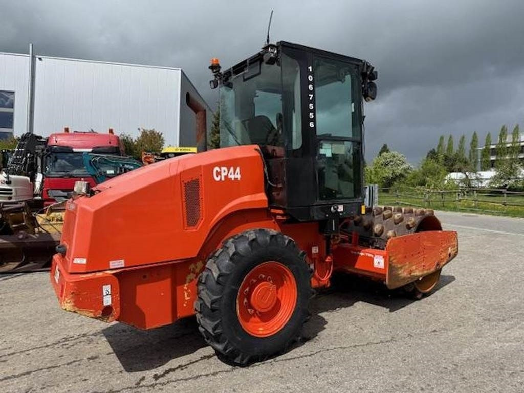 CAT CP44 - Compactor: picture 3 CAT CP44 - Compactor: picture 3