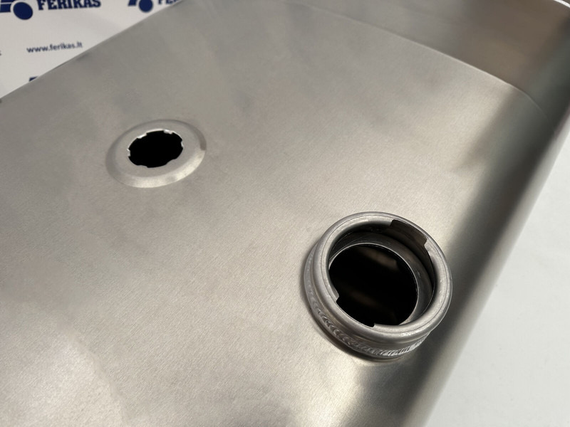 Iveco New aluminum fuel tank 350L - Fuel tank for Truck: picture 3 Iveco New aluminum fuel tank 350L - Fuel tank for Truck: picture 3