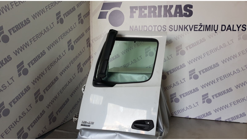Mercedes-Benz Actros MP4 - Door and parts for Truck: picture 1 Mercedes-Benz Actros MP4 - Door and parts for Truck: picture 1