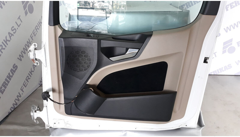 Mercedes-Benz Actros MP4 - Door and parts for Truck: picture 4 Mercedes-Benz Actros MP4 - Door and parts for Truck: picture 4