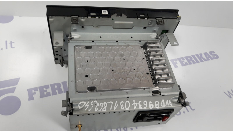 Mercedes-Benz Radio Navigation system - Dashboard for Truck: picture 3 Mercedes-Benz Radio Navigation system - Dashboard for Truck: picture 3