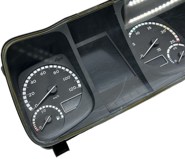 Mercedes-Benz instrument cluster Actros MP4 - Dashboard for Truck: picture 3 Mercedes-Benz instrument cluster Actros MP4 - Dashboard for Truck: picture 3