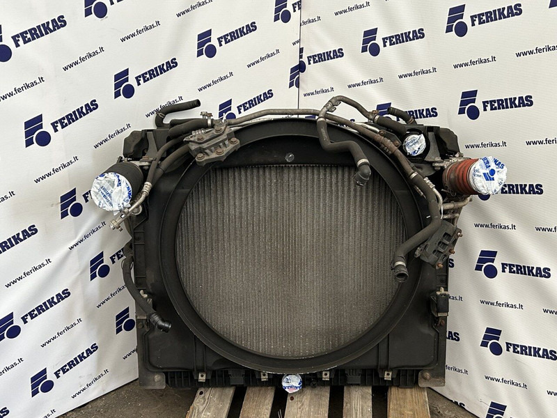 Mercedes-Benz radiators set - Radiator: picture 4 Mercedes-Benz radiators set - Radiator: picture 4