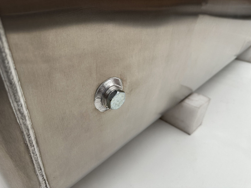 New Fuel tank for Truck Renault Volvo: picture 8 New Fuel tank for Truck Renault Volvo: picture 8