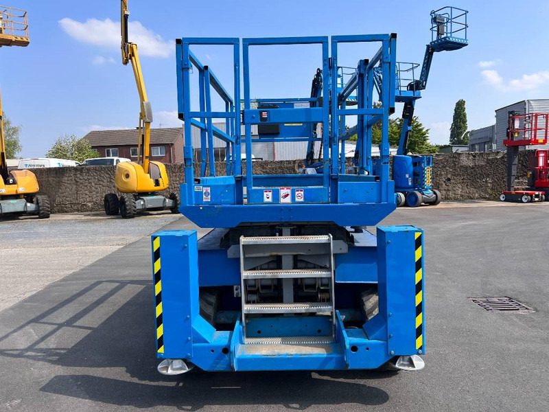 Genie GS3268 RT diesel 4x4 12m (1480) - Scissor lift: picture 4 Genie GS3268 RT diesel 4x4 12m (1480) - Scissor lift: picture 4