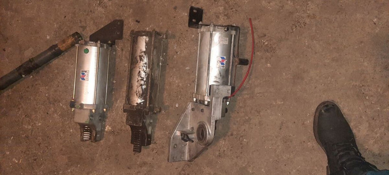 Scania механизм закрытия дверей - Door and parts: picture 4 Scania механизм закрытия дверей - Door and parts: picture 4