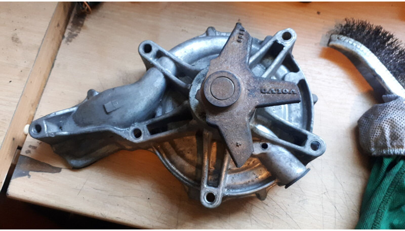 Volvo B 12 9700 . FM/FH - Coolant pump: picture 1 Volvo B 12 9700 . FM/FH - Coolant pump: picture 1