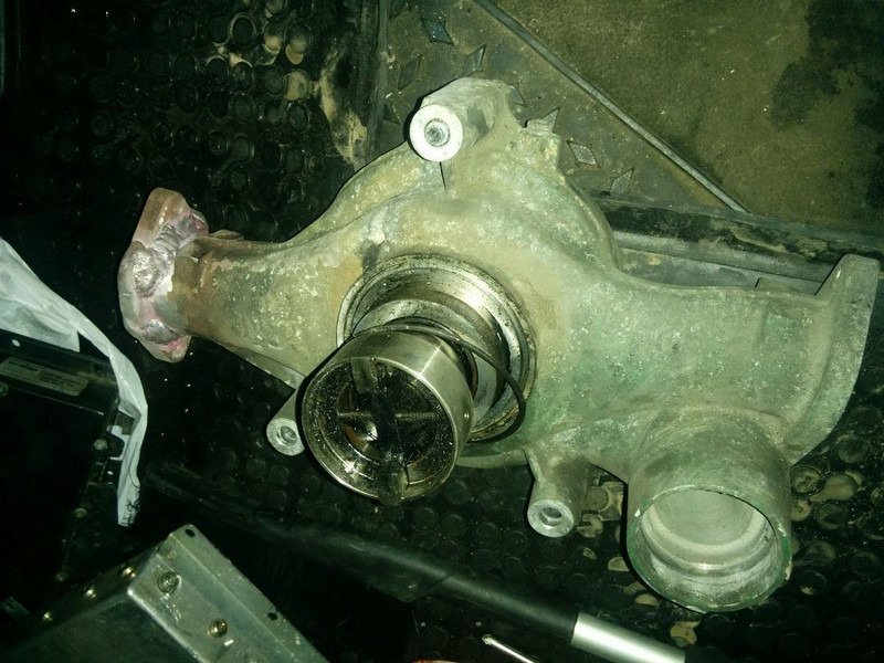 Volvo B 12 9700 . FM/FH - Coolant pump: picture 4 Volvo B 12 9700 . FM/FH - Coolant pump: picture 4