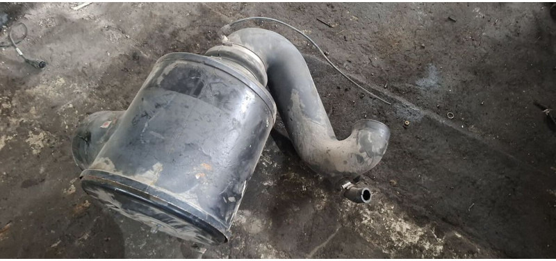 Volvo B12 - Air intake system: picture 3 Volvo B12 - Air intake system: picture 3